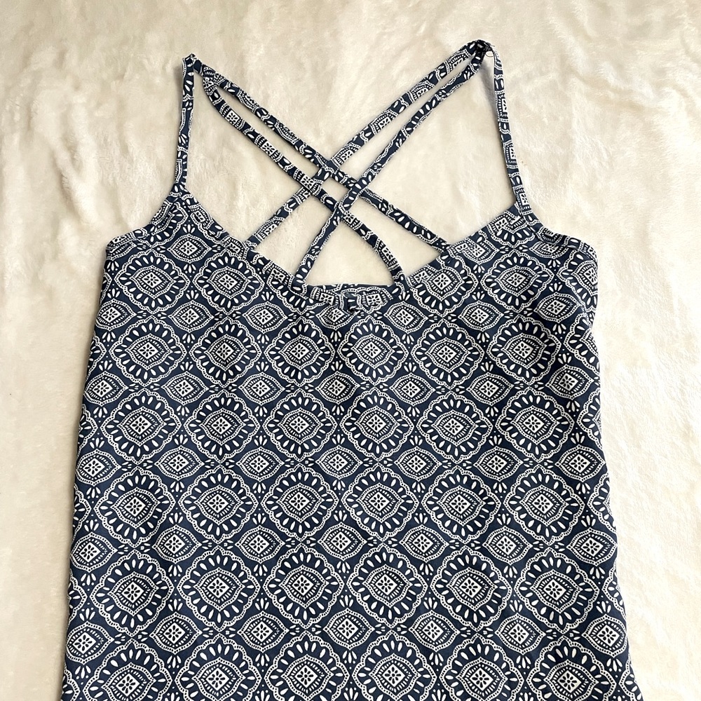 Hollister Tank